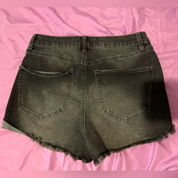 Refuge by Charlotte Russe Women’s Denim High Rise Shorts size 6 - Picture 2 of 5